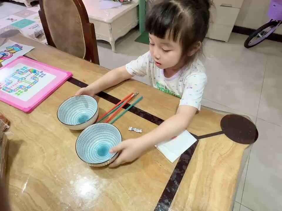 ⁣20240528中B班舒琳芯收拾桌子