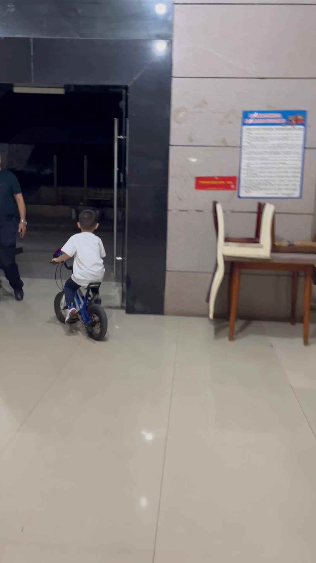 骑自行车