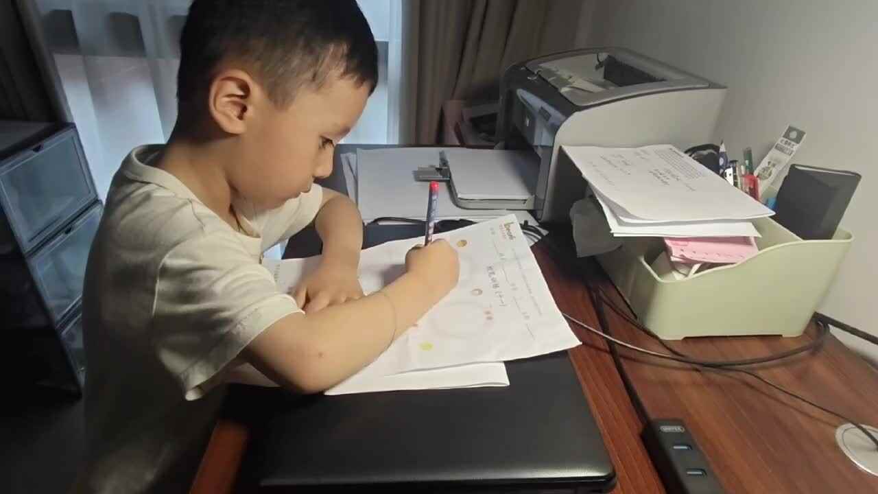中b班王千与控笔训练
