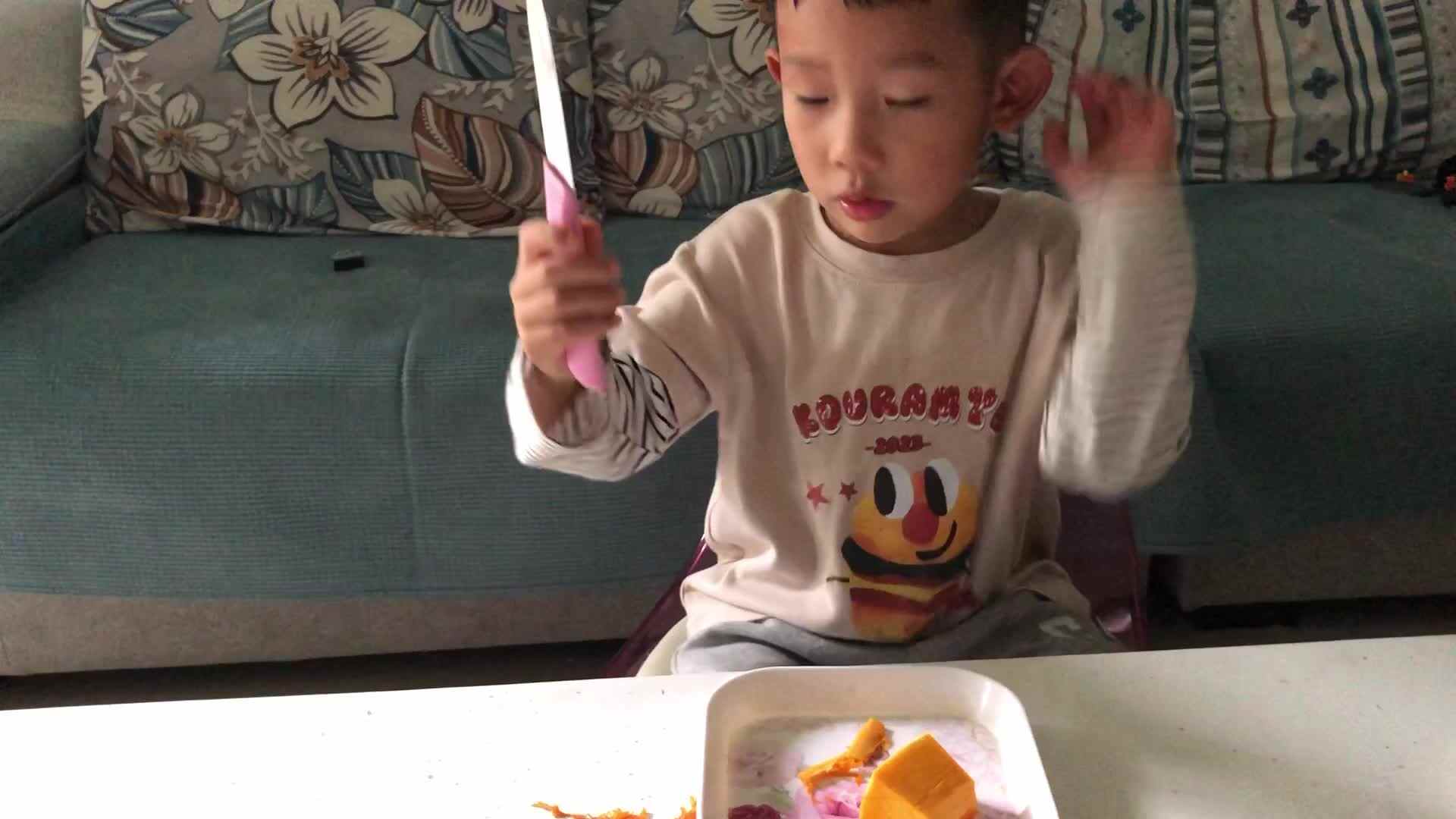 练习切蔬菜