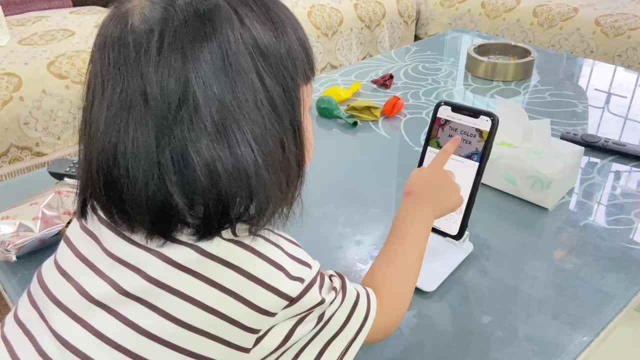 小A班2024.5.8张艺涵《the color monster》.MOV