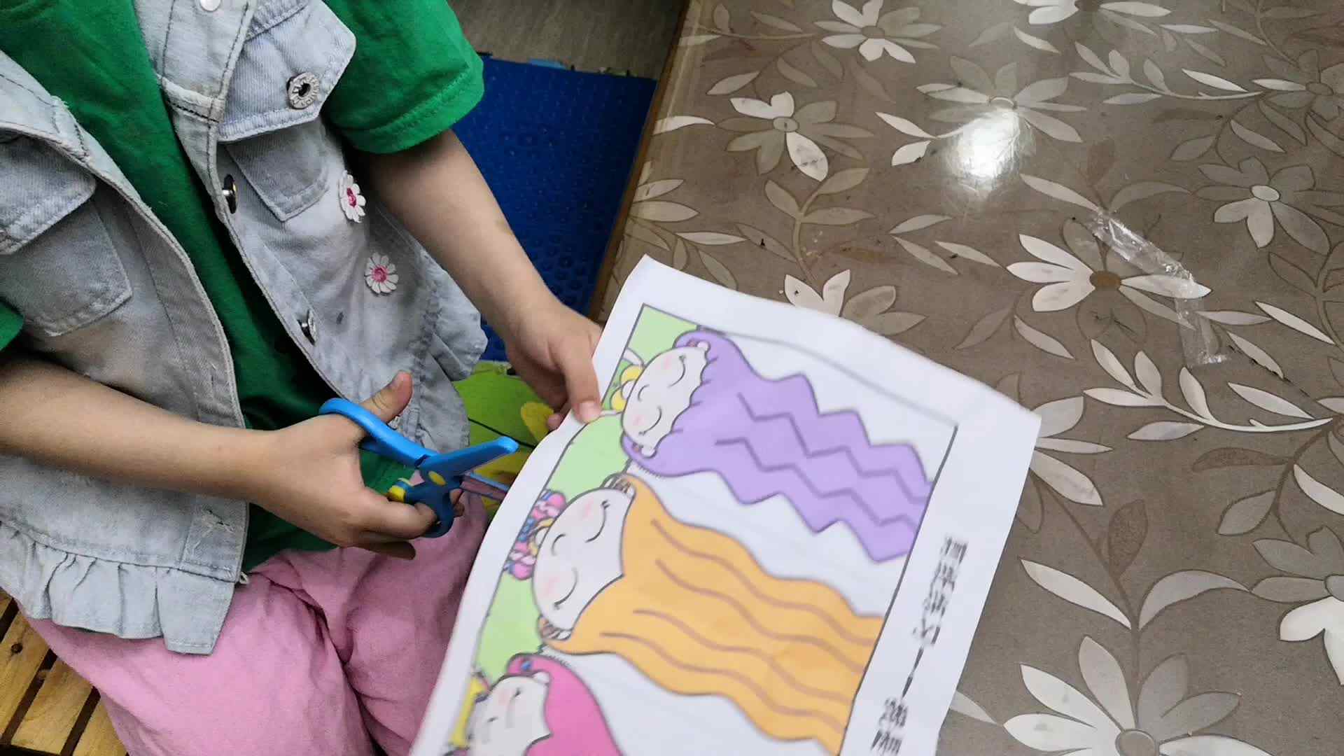 中B班5月14张芷萱练习剪纸游戏单.mp4