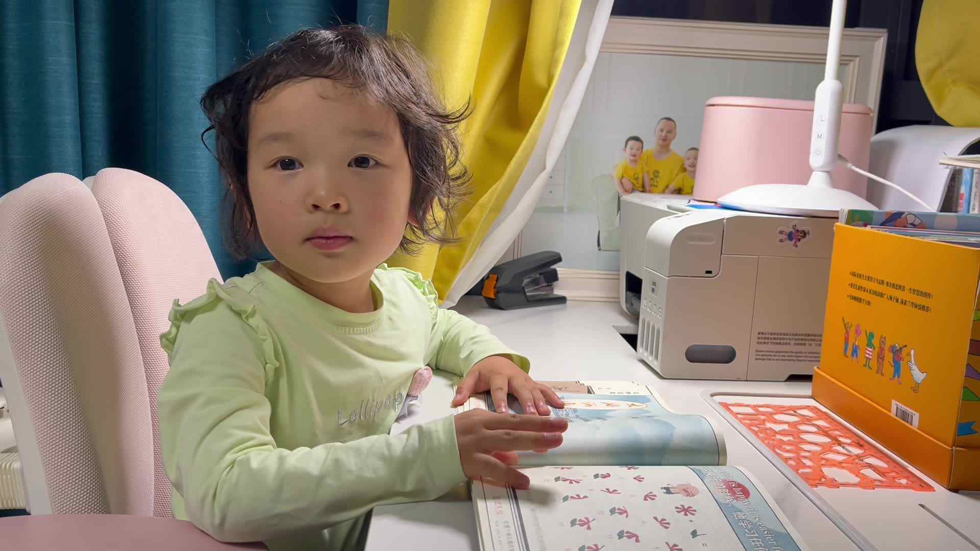 ⁣⁣中B班温欣指读《望天门山》2024.05.19.mov