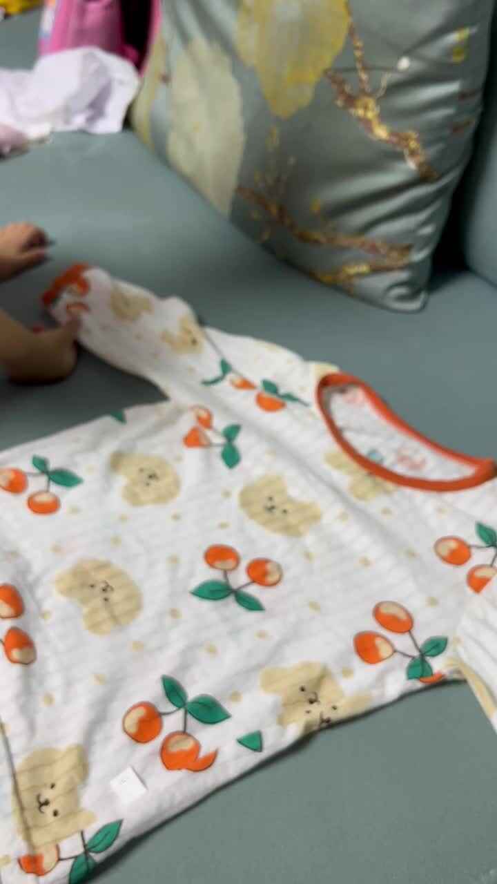 中B班李茵琪练习叠衣服