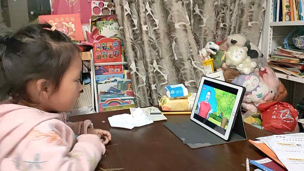 20240503陈灵兮闯关练习观看视频《fruitforkids》