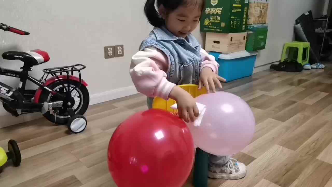 中B班宁汐言练习擦屁股（补）.mp4