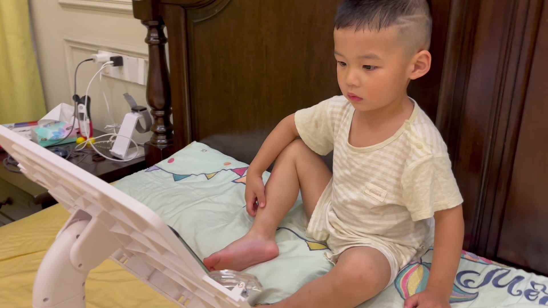2024-5-27小A班刘奕宸手势舞《包饺子》.mov