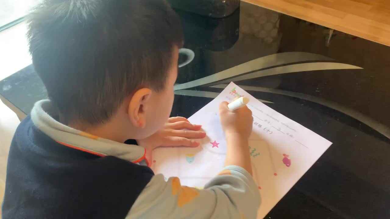 中B班杨育寒控笔练习
