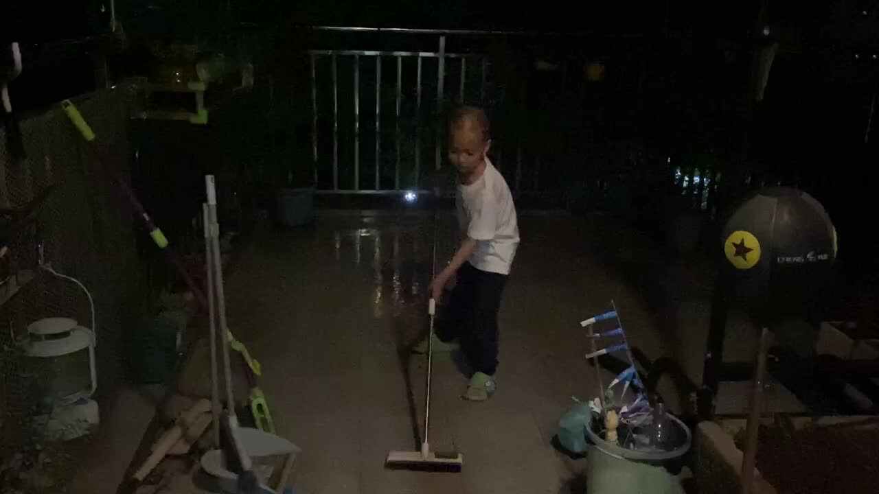 打扫卫生.MOV