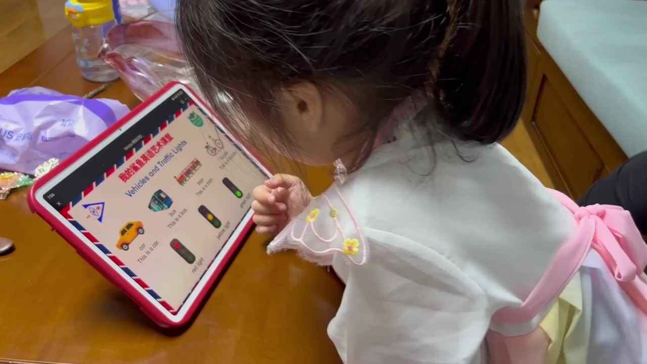 中B班李茵琪跟读英语