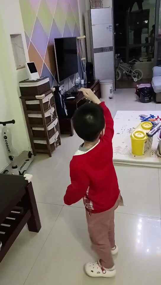 小A班陈栎安练习唱跳《鹅鹅鹅》.mp4