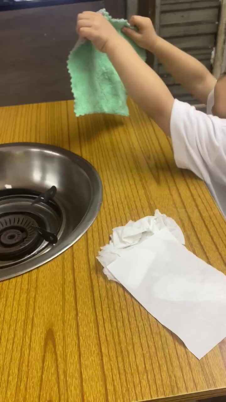 擦桌子