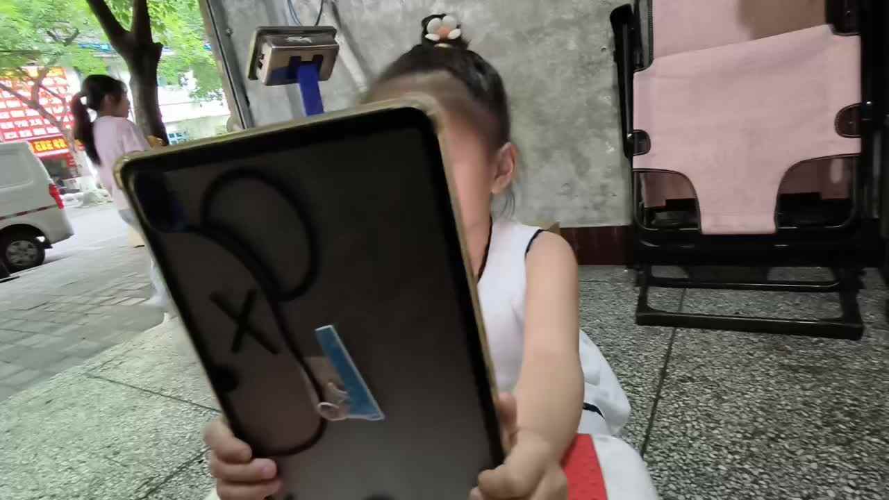 ⁣中a班唐依依朗读示范