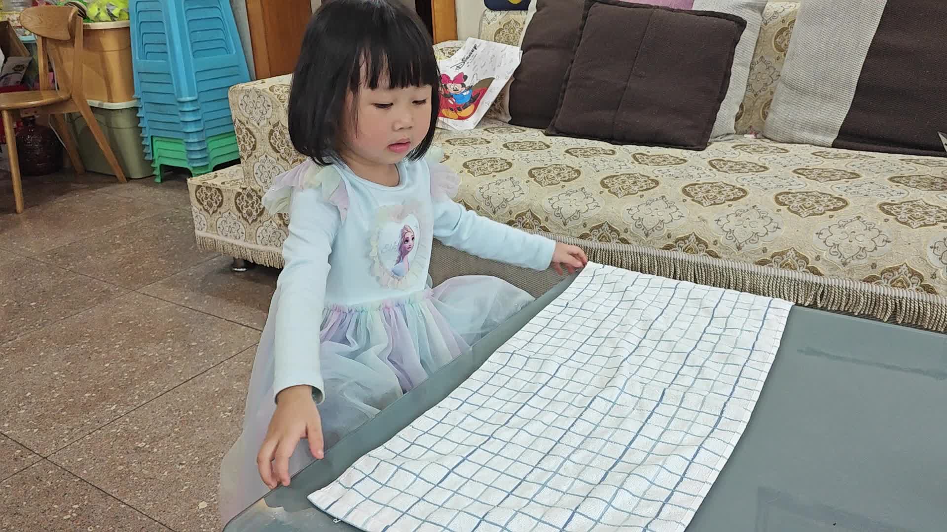 小A班2024.6.4张艺涵《折毛巾》.mp4