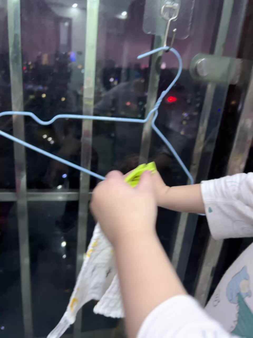 2024年6月24日小A班夏爱林～夹夹子