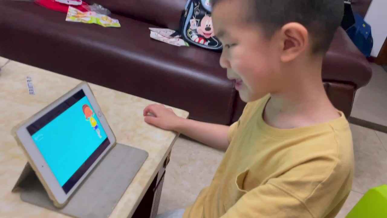 2024.6.3-《Action Verbs》，拧瓶盖—胡焌一