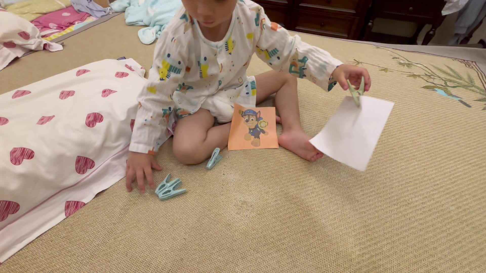 2024-6-24小A班刘奕宸生活练习夹夹子.mov