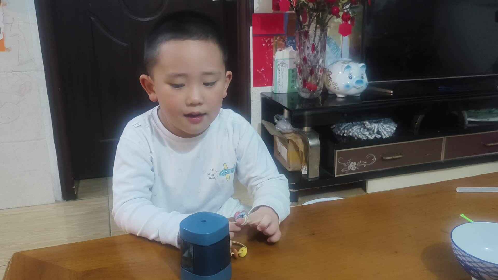 中B班赵芃栎练习套皮筋