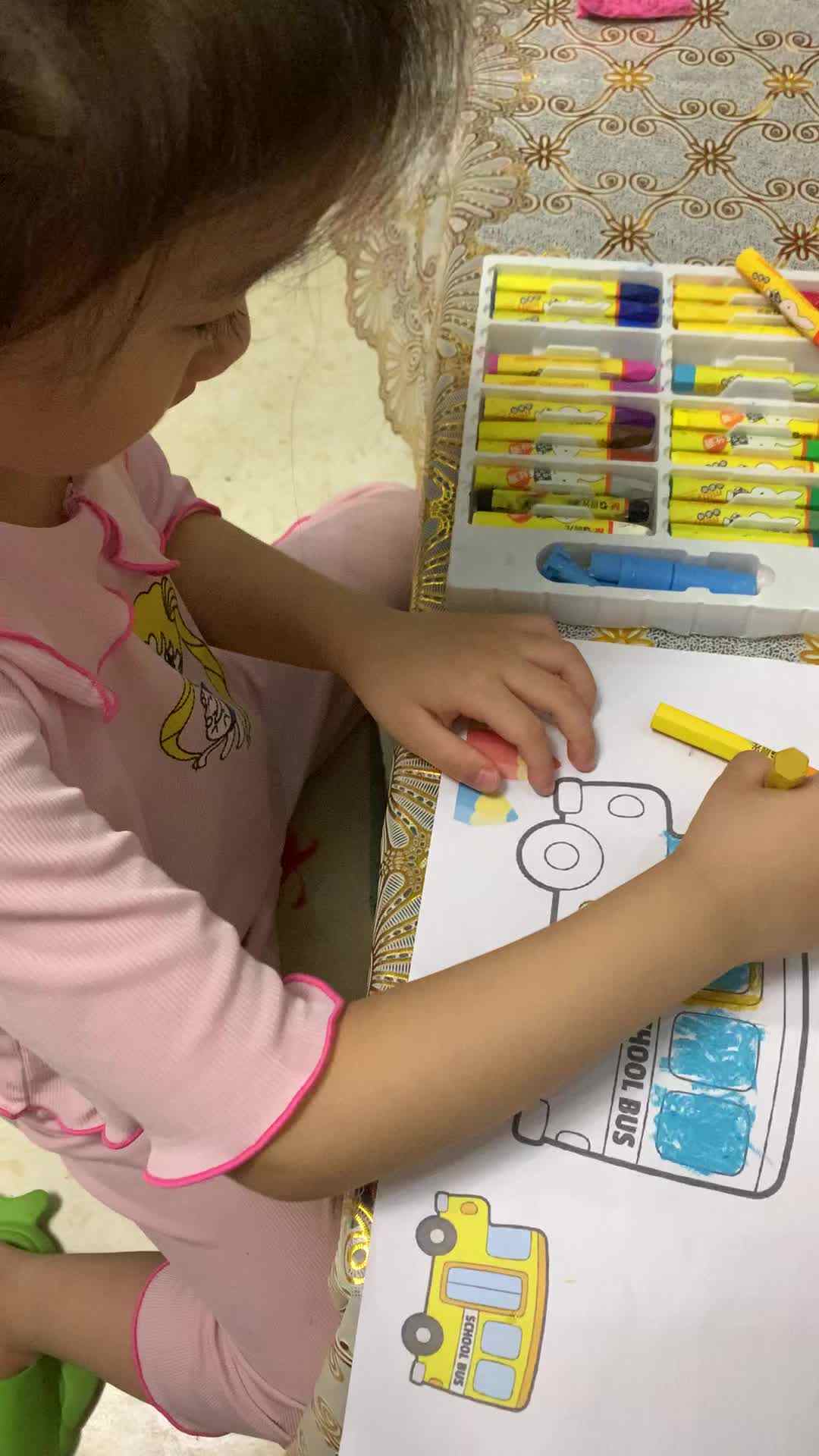 拼图并涂颜色