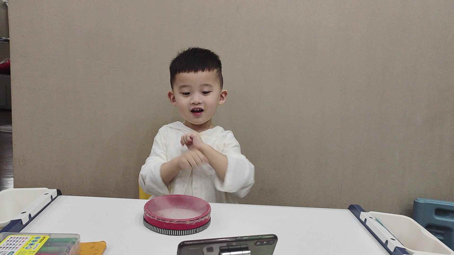 2024.6.3小A班李楷延——音乐游戏棒棒糖.mp4