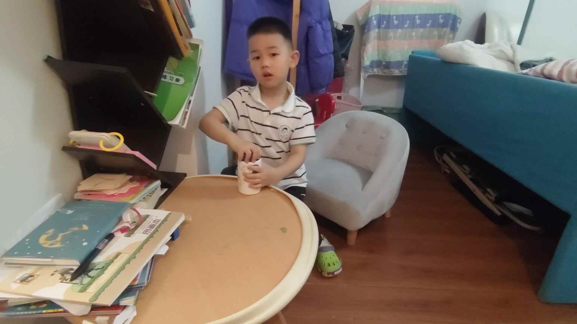 中B李锦城20240603拧水杯
