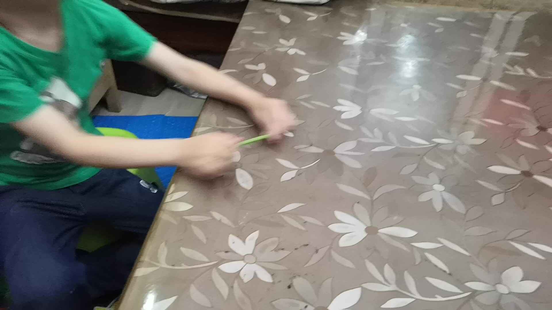 中B班6月19张芷萱练习摘豆角.mp4