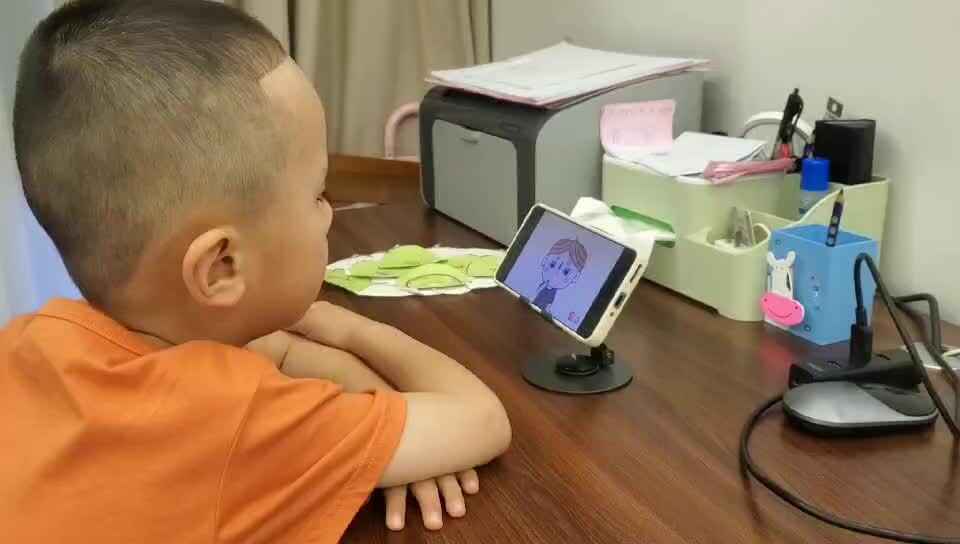 中B班-王千与【观看英语视频】