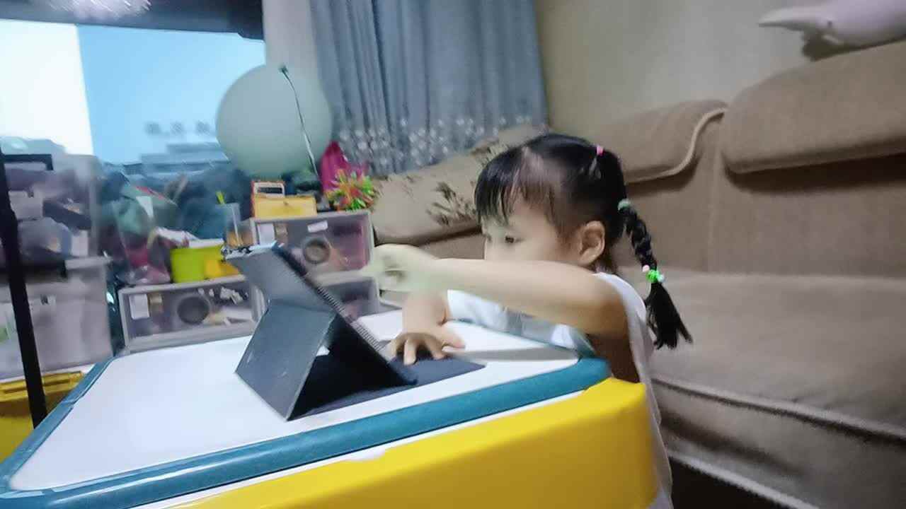 20240715中A班于陈昱《The ice cream song》.mp4