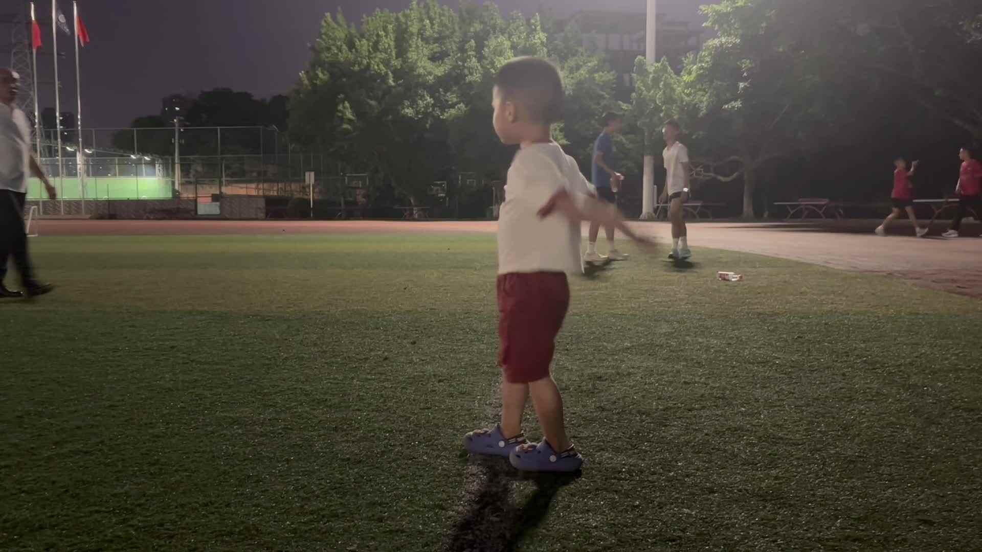 ⁣2024-7-8小A班刘奕宸练习跳远.mov