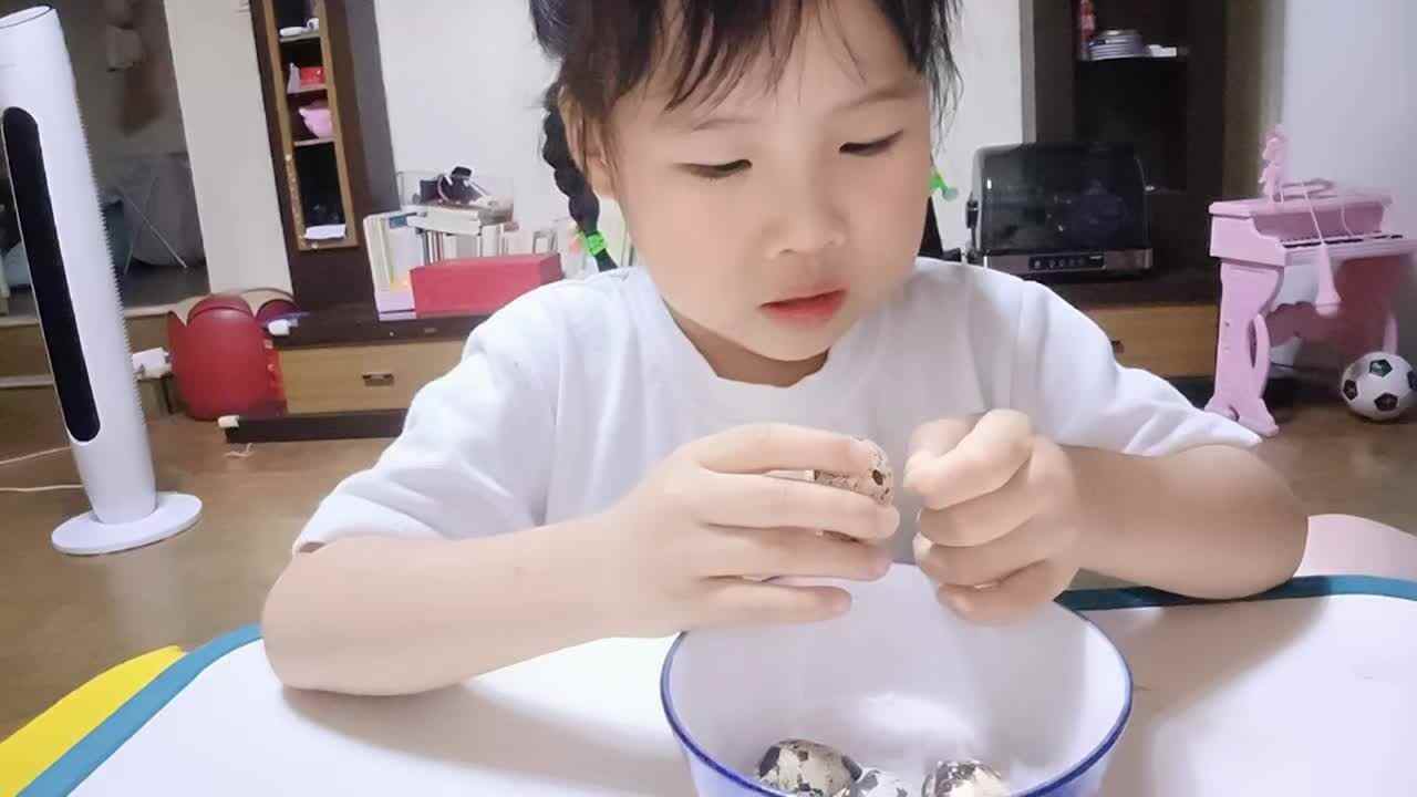 20240715中A班于陈昱《剥鹌鹑蛋》.mp4