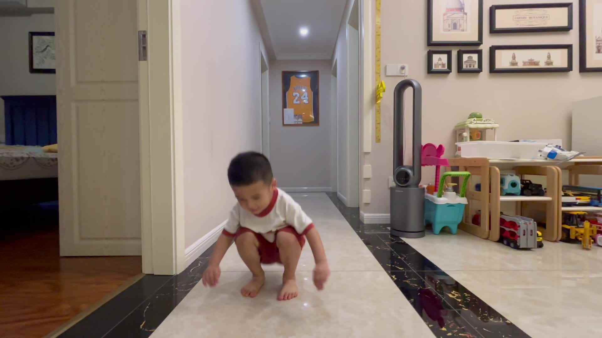 ⁣2024-7-10小A班刘奕宸生活练习跳远_.mov