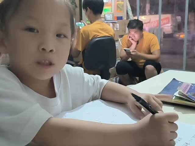 V中a班唐依依控笔训练