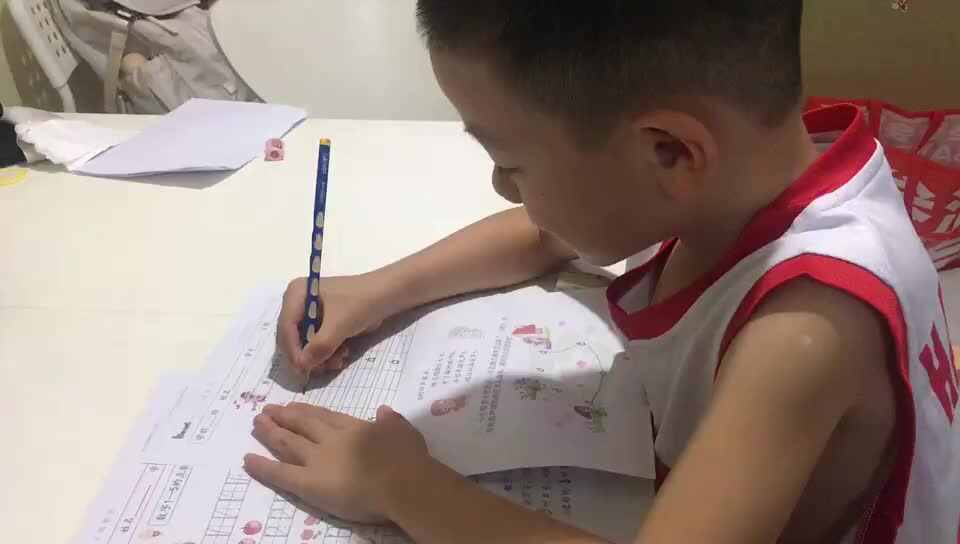 20240923学A班郭睿珩-书写(a四音调).mp4