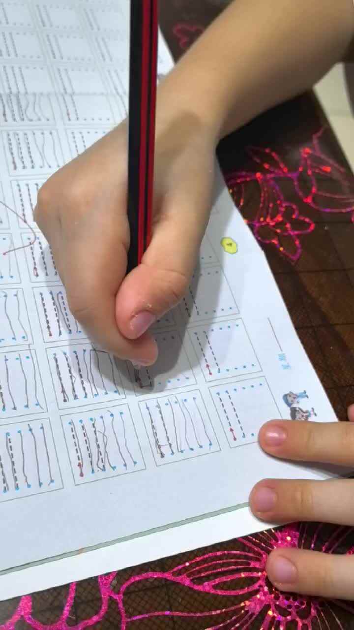 大A班 钟昊彦 《控笔练习》.mp4