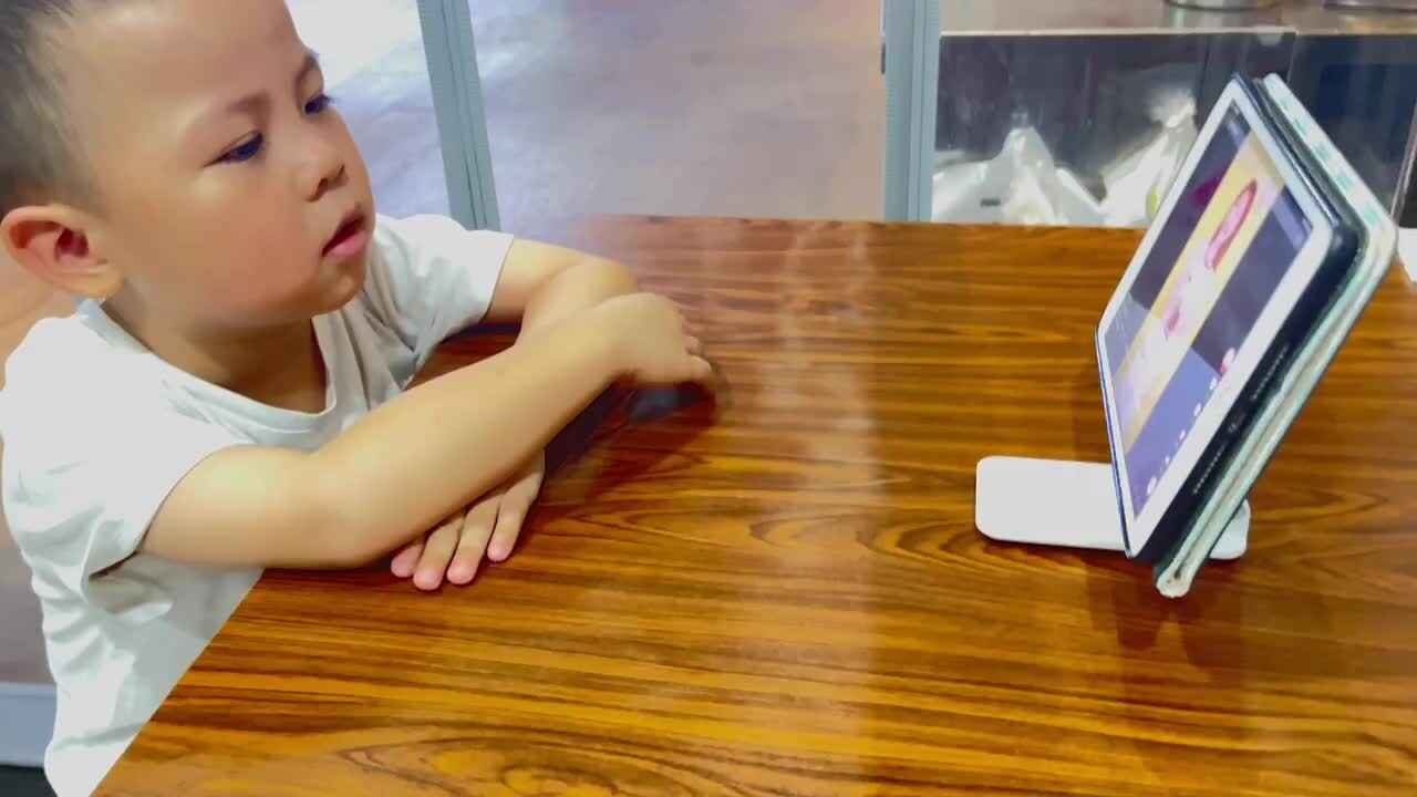 2024 9 21 大b田熙辰（观看安全上下楼梯视频）trim.E42F65EB-61CF-4D21-8F4E-3AEAA7764DFD.MOV