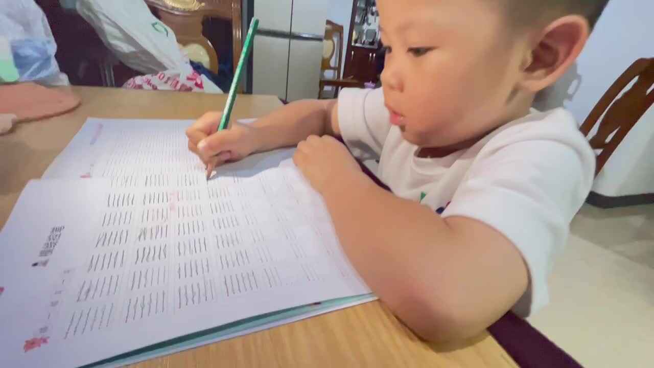 2024.9.23大b田熙辰（控笔训练练习）trim.01A0CC5A-0E08-4A79-8052-8235CD372E05.MOV