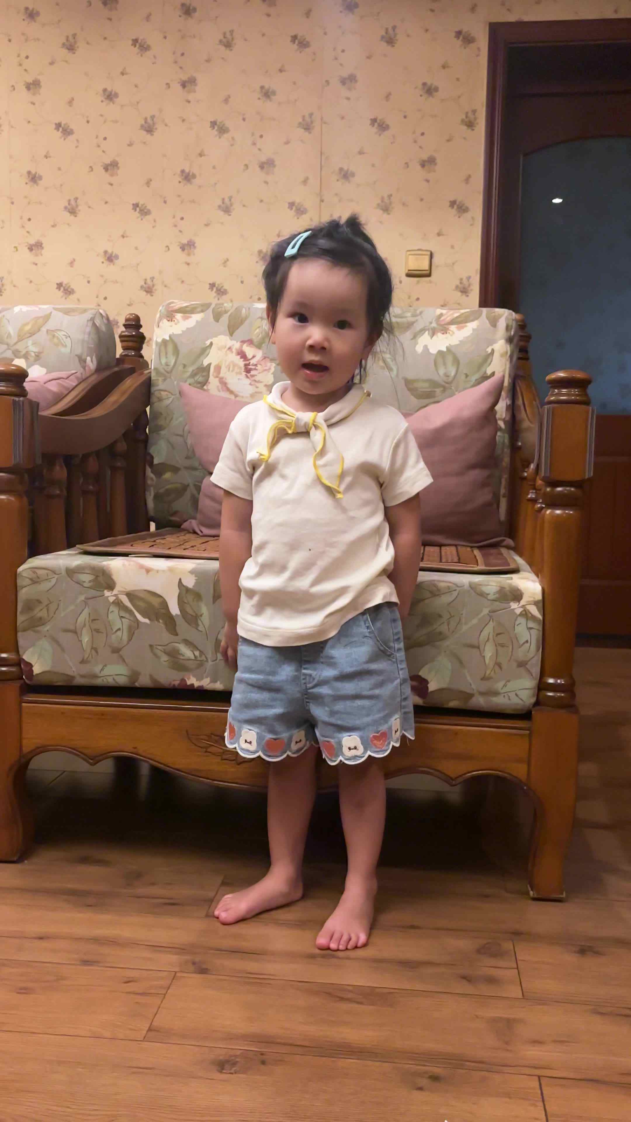 实验小班伊伊.mov