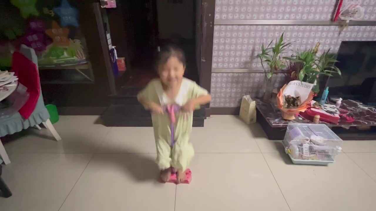 9.20大B班李瑞溪双脚跳练习MOV