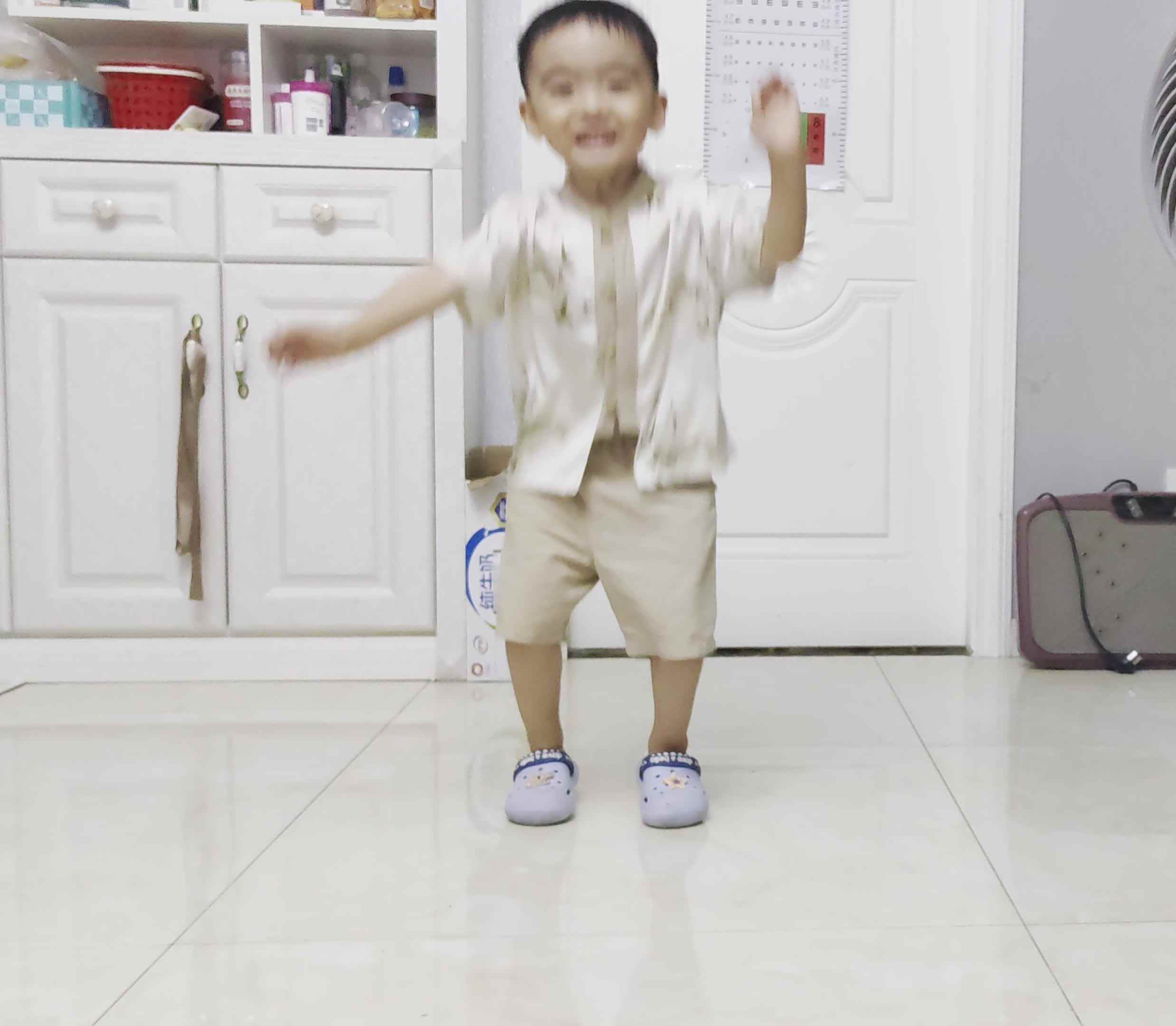 中A班蒋熠2024.9.25_双脚连续跳.mp4