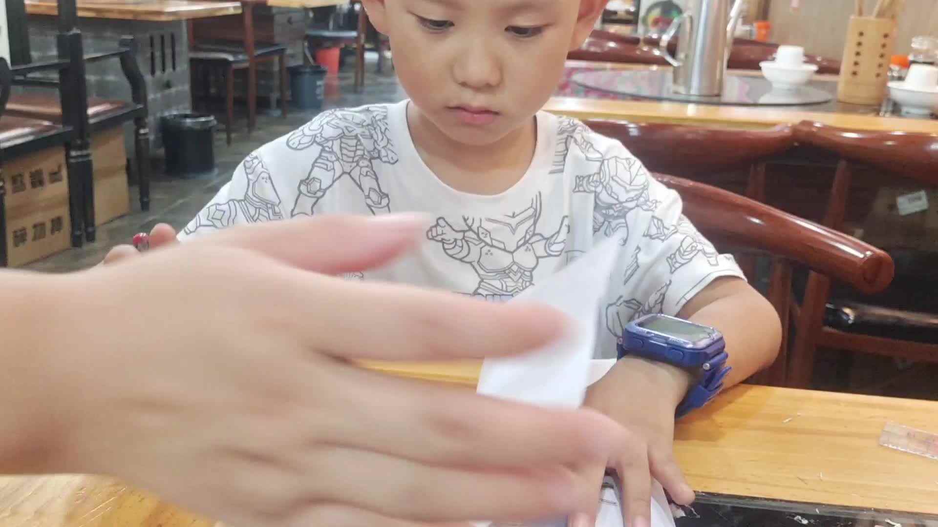 学B班王子扬完成学习单“位置”