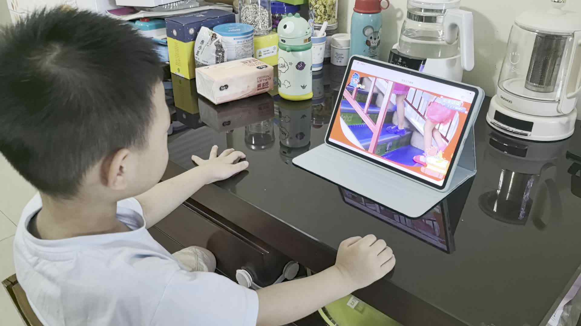 中A班陈栎安9.19观看学习安全上下楼梯.mp4