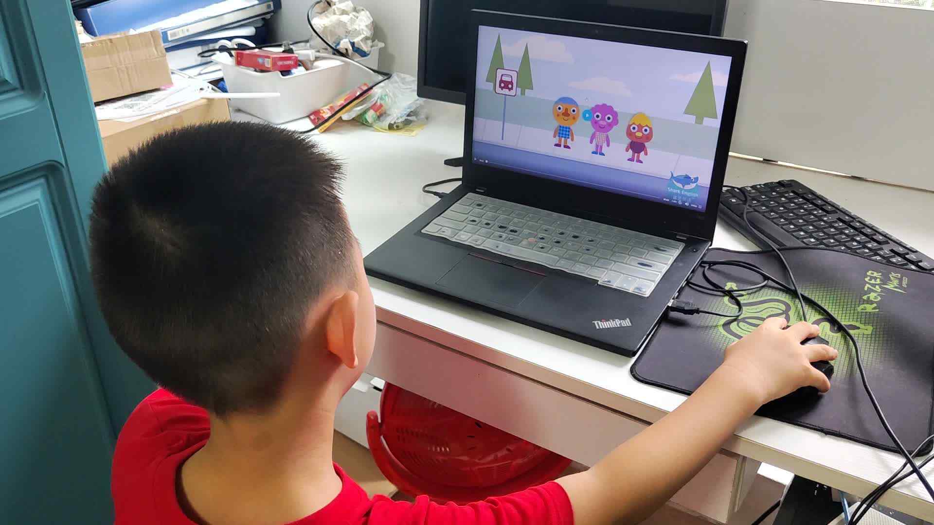 20240928大B班李锦城观看wheels on the bus