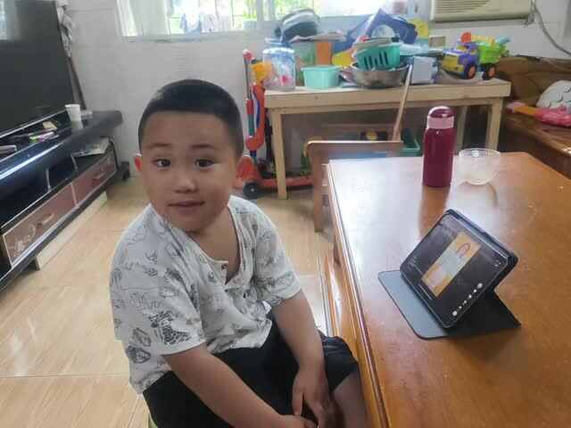 20240922大B班赵芃栎观看学习儿歌《上下楼梯安全儿歌》