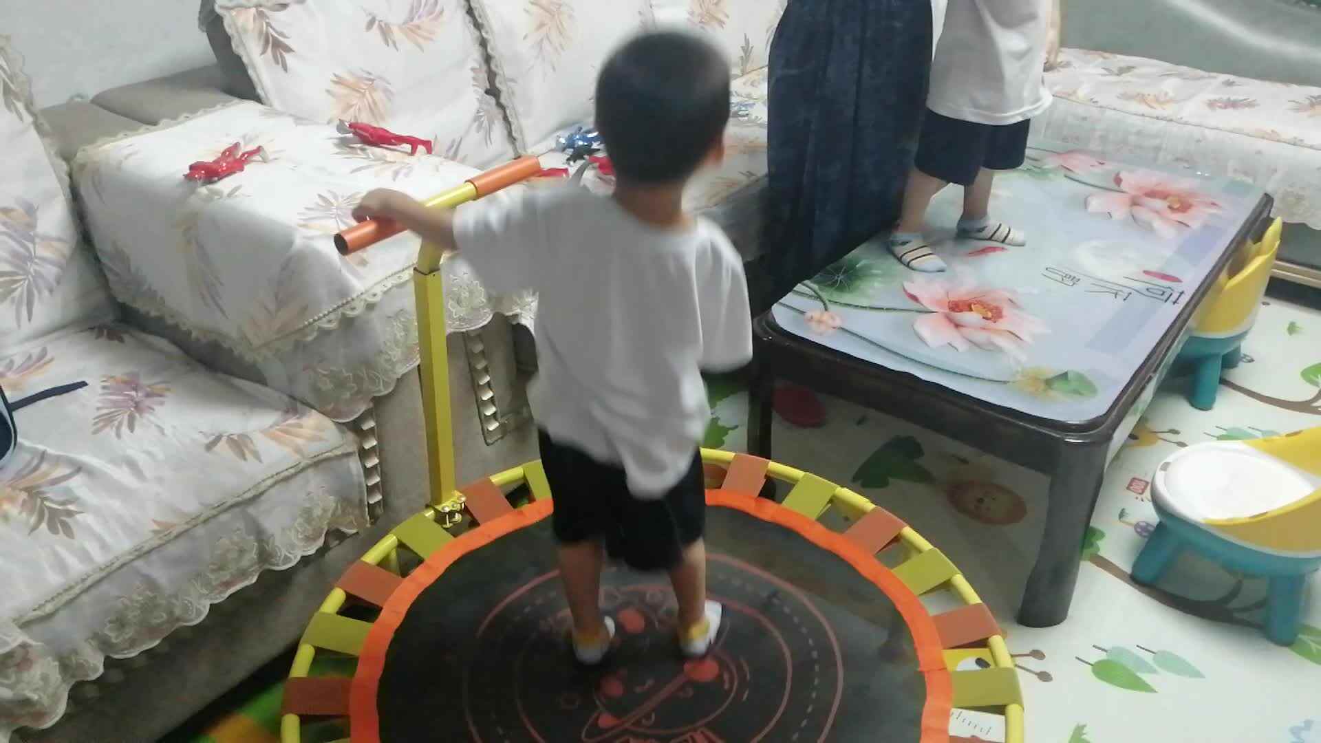 中A班2024.9.26李柯佑双脚连续跳.mp4