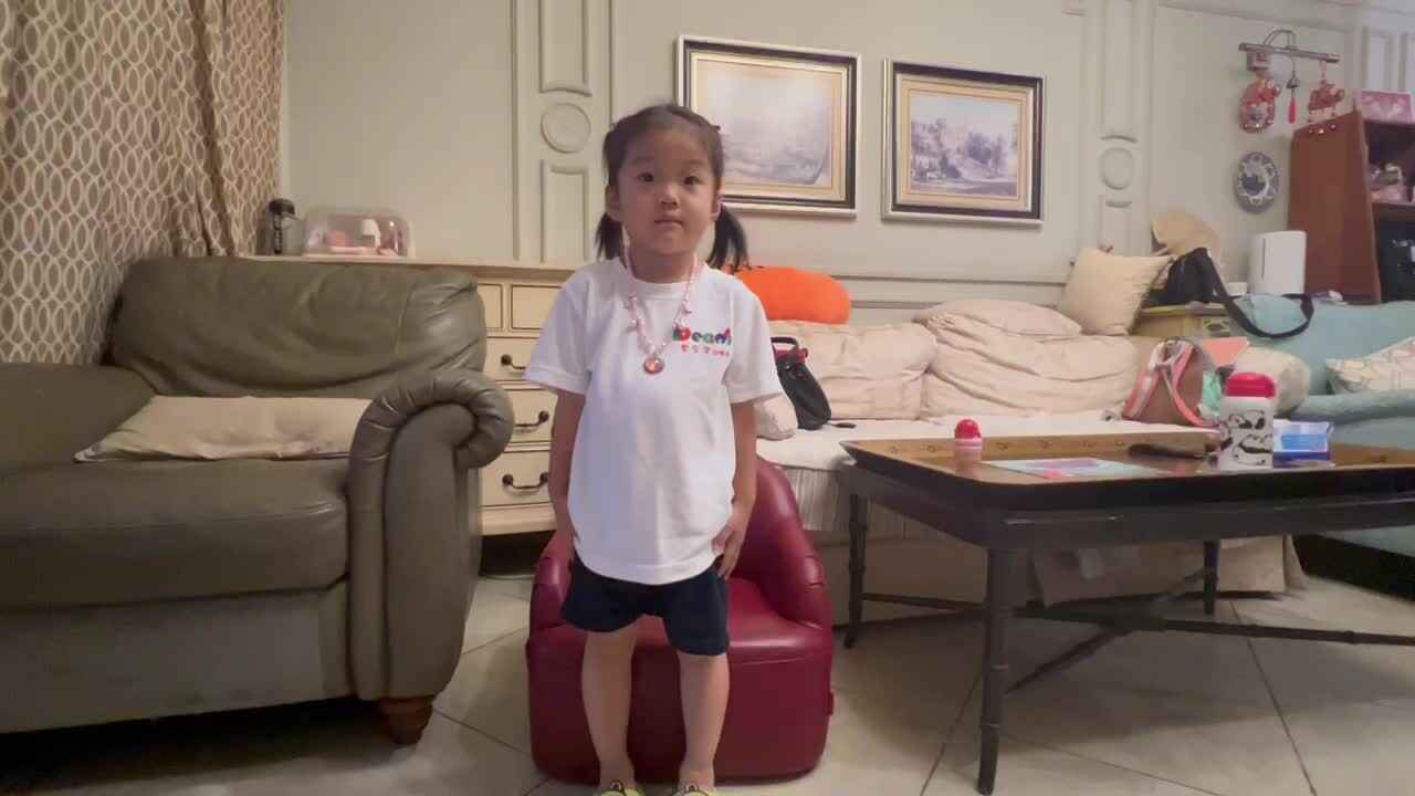 中A班张忻宜站姿.MOV