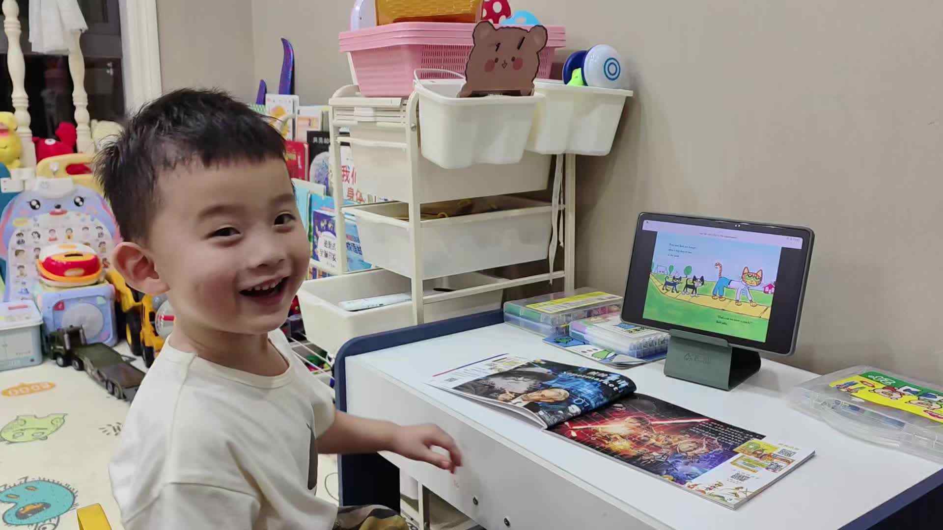 2024.9.23中A班李楷延——观看英语视频.mp4