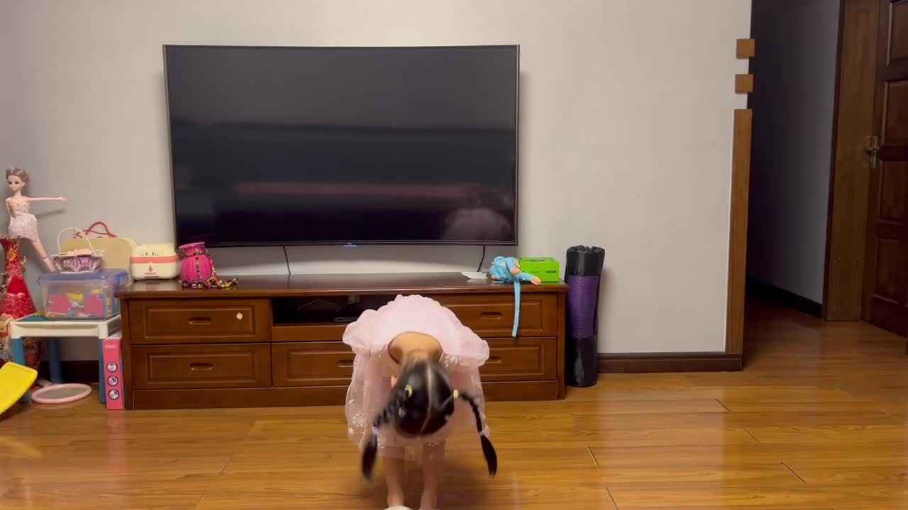 大B班李茵琪礼仪练习.MOV