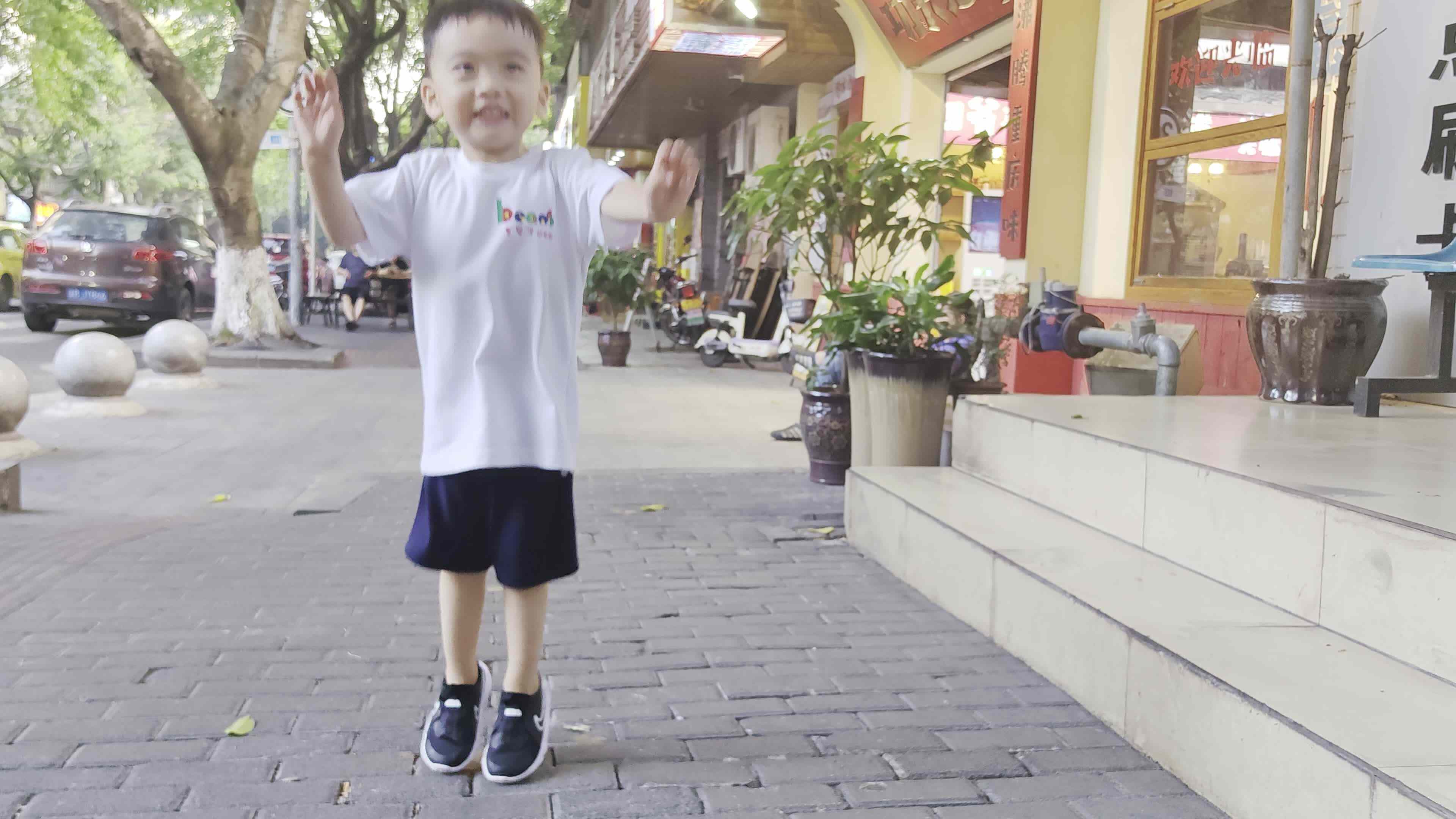 中A班蒋熠_2024.9.26_双脚连续跳mp4