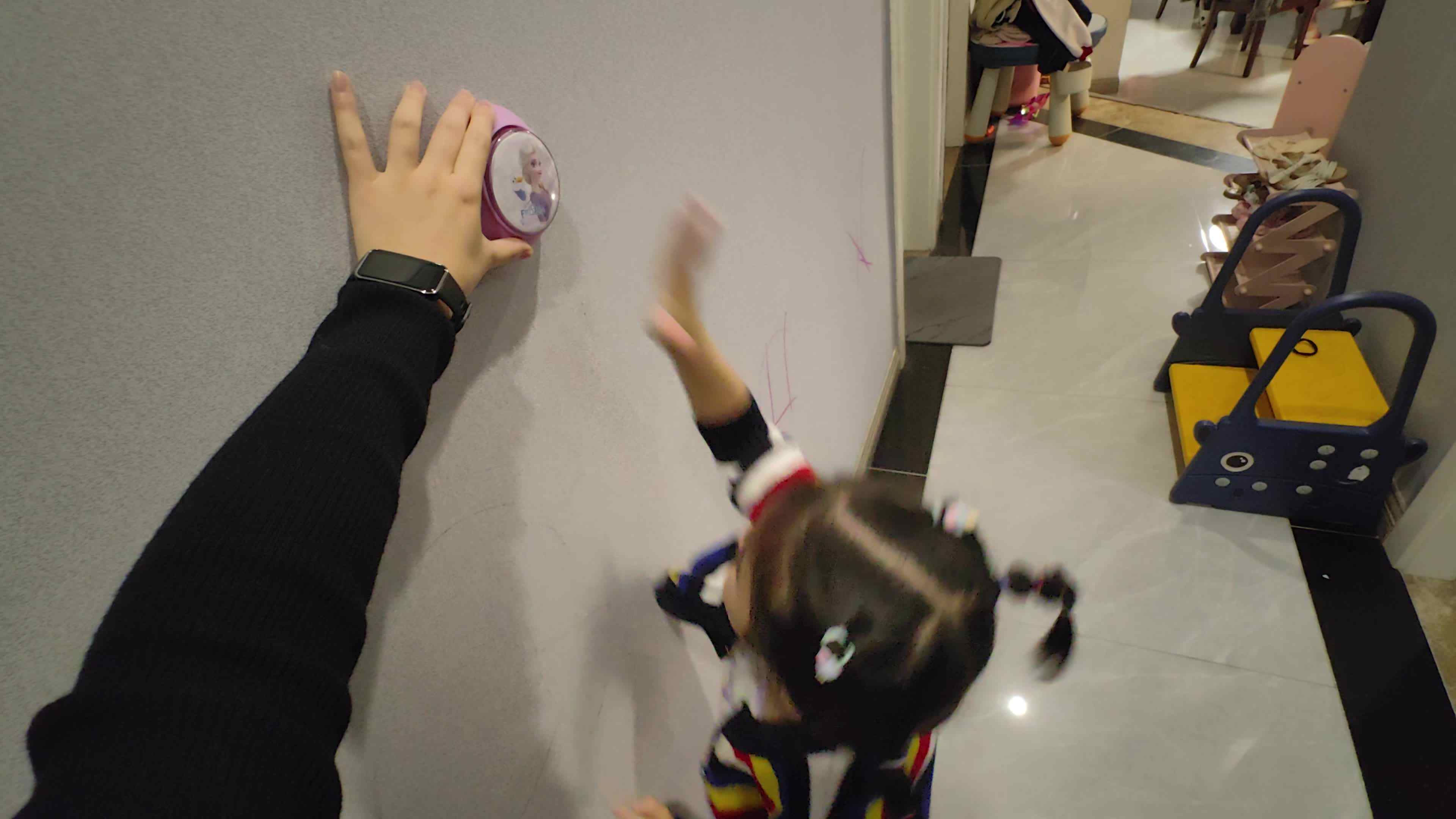 大B班 徐子伊 摸高跳