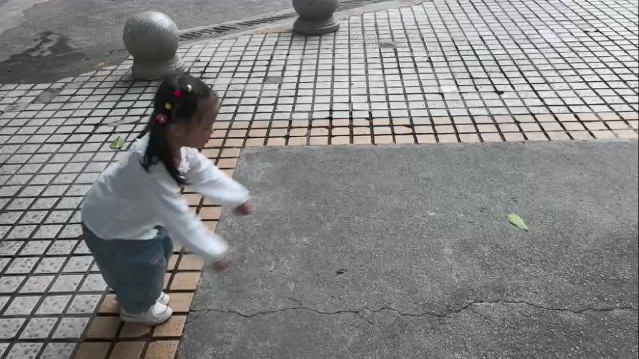 中A班2024.10.9艾琰茹—立定跳远